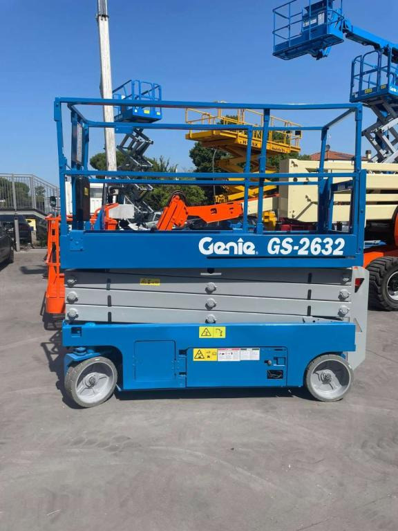 Genie GS-2632 - Ollós emelő: 1 kép. Genie GS-2632 - Ollós emelő: 1 kép.