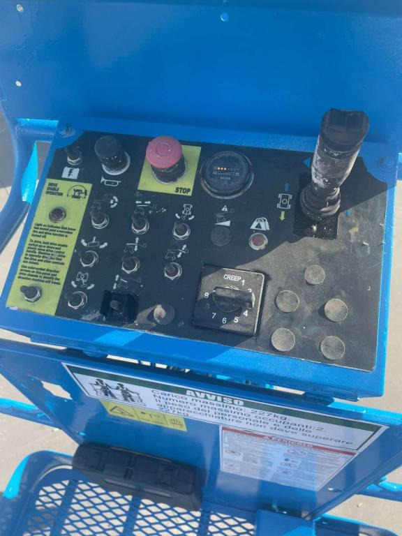 Genie Z30/20N RJ - Személyemelő: 5 kép. Genie Z30/20N RJ - Személyemelő: 5 kép.