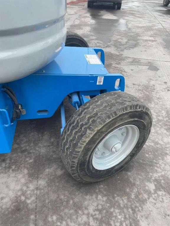 Genie Z45/25 - Személyemelő: 2 kép. Genie Z45/25 - Személyemelő: 2 kép.