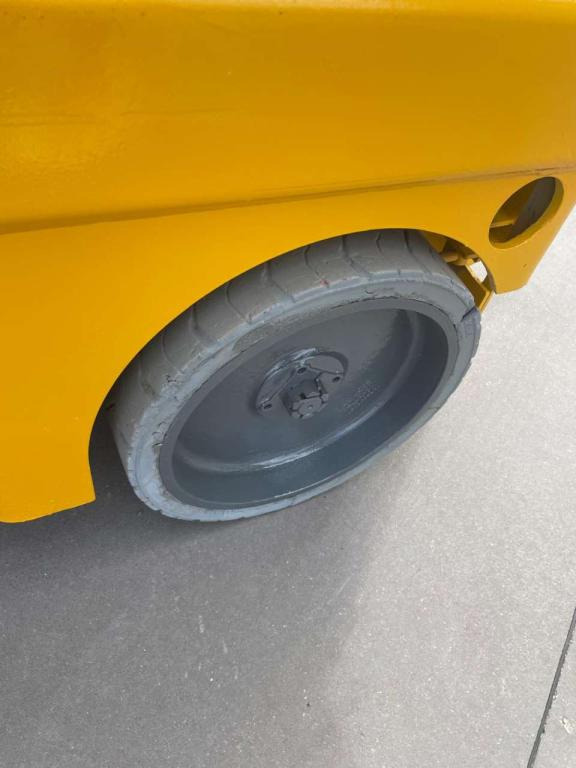 Haulotte COMPACT 10N - Ollós emelő: 5 kép. Haulotte COMPACT 10N - Ollós emelő: 5 kép.