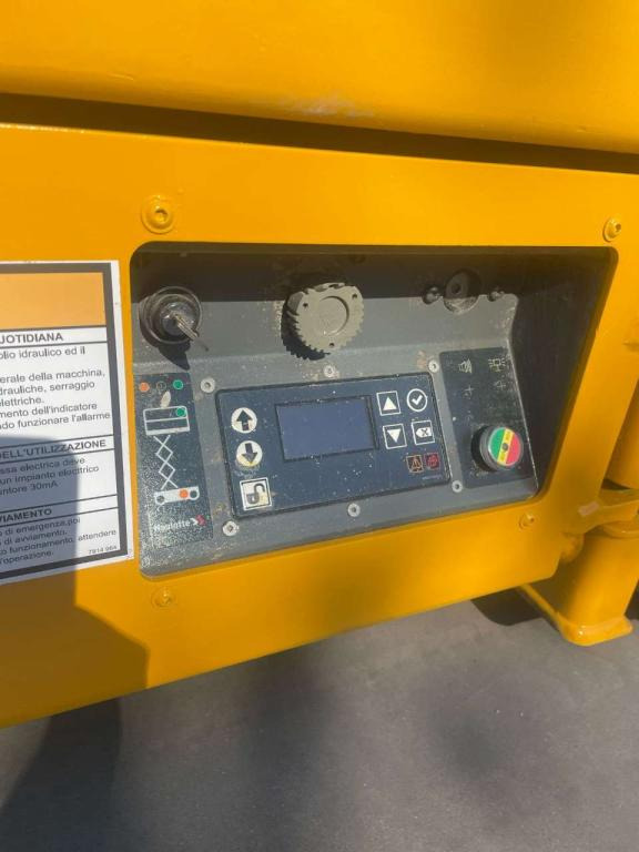 Haulotte OPTIMUM 8AC - Ollós emelő: 4 kép. Haulotte OPTIMUM 8AC - Ollós emelő: 4 kép.