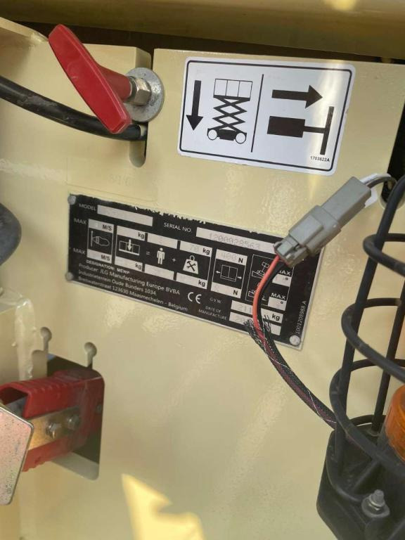 JLG 2632ES - Ollós emelő: 5 kép. JLG 2632ES - Ollós emelő: 5 kép.