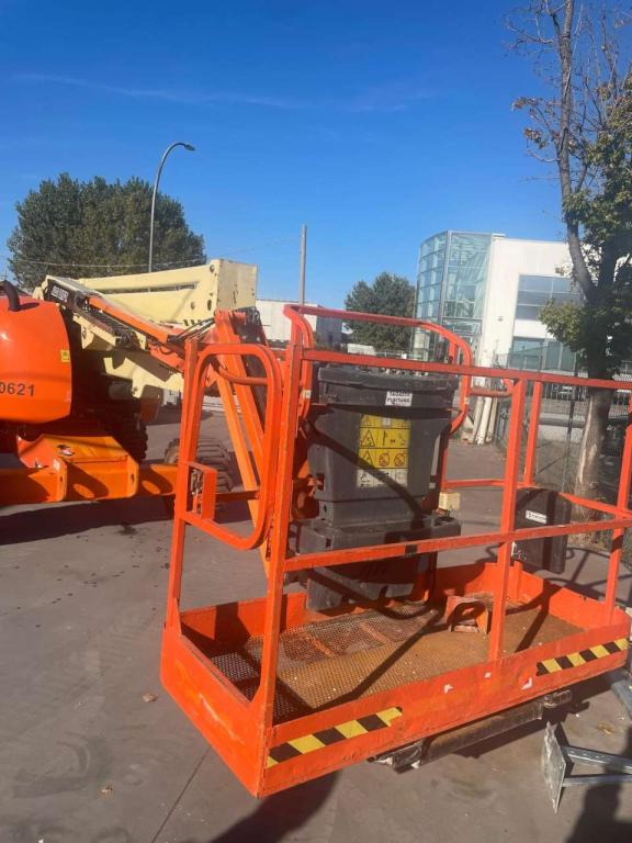 JLG 450AJ SERIE II - Személyemelő: 4 kép. JLG 450AJ SERIE II - Személyemelő: 4 kép.
