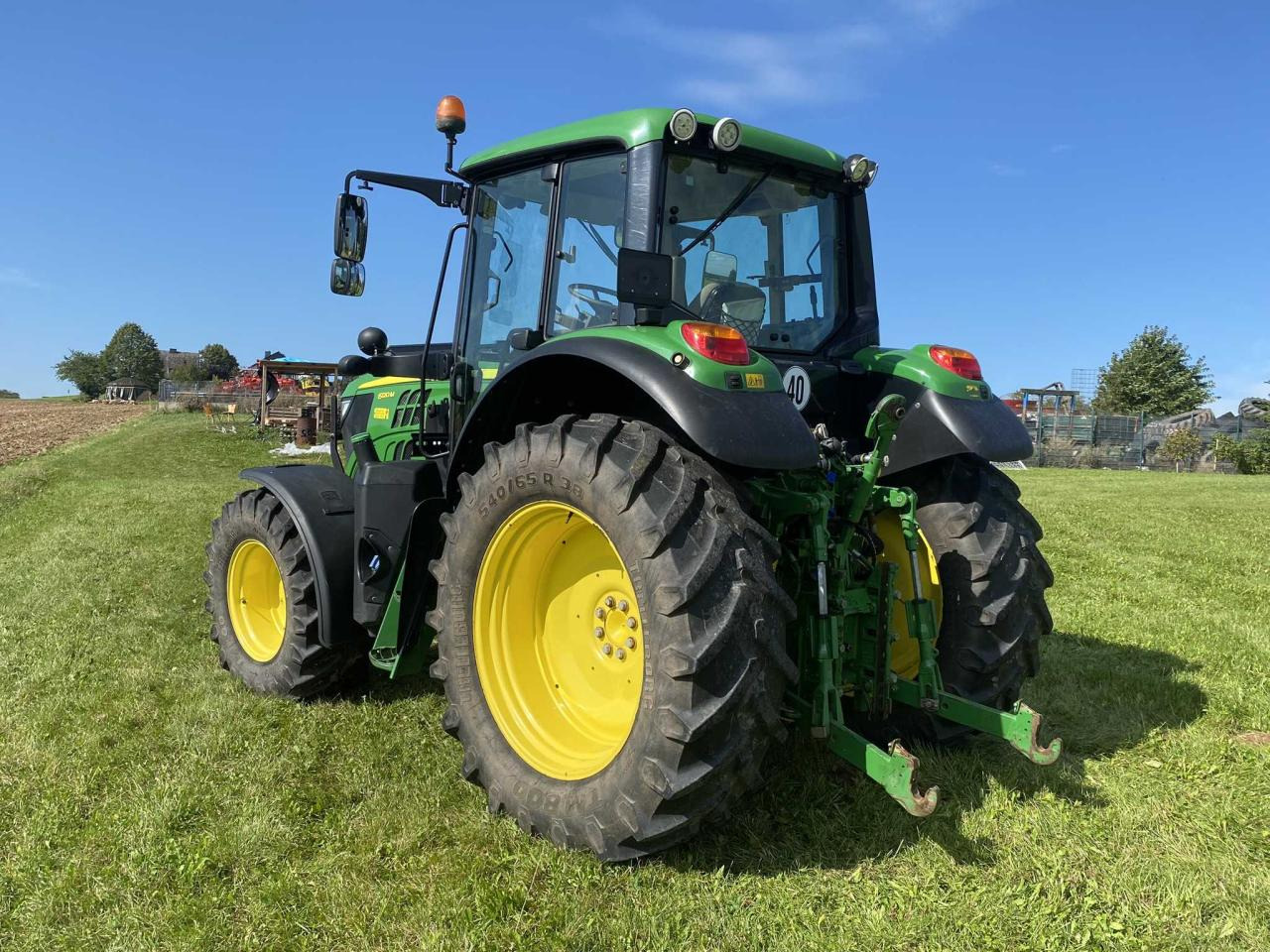 John Deere 6120M - Traktor: 4 kép. John Deere 6120M - Traktor: 4 kép.