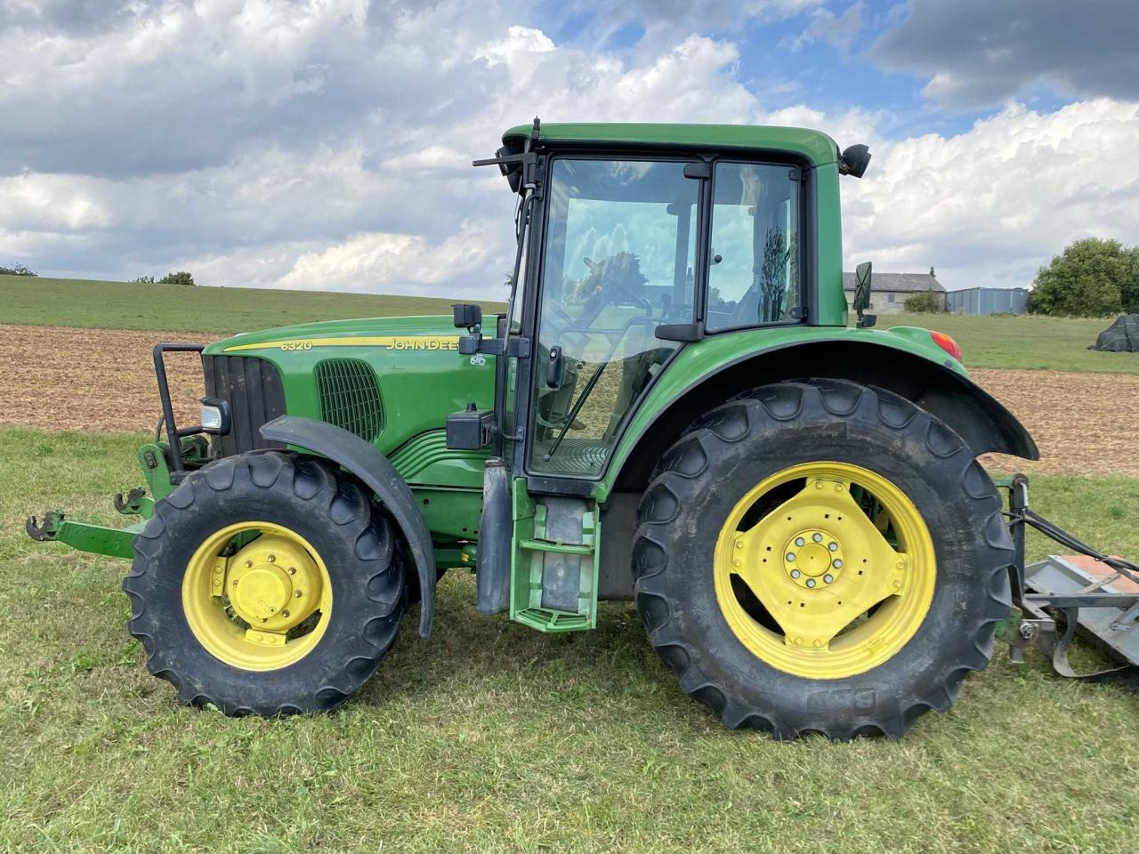 John Deere 6320 Premium - Traktor: 1 kép. John Deere 6320 Premium - Traktor: 1 kép.