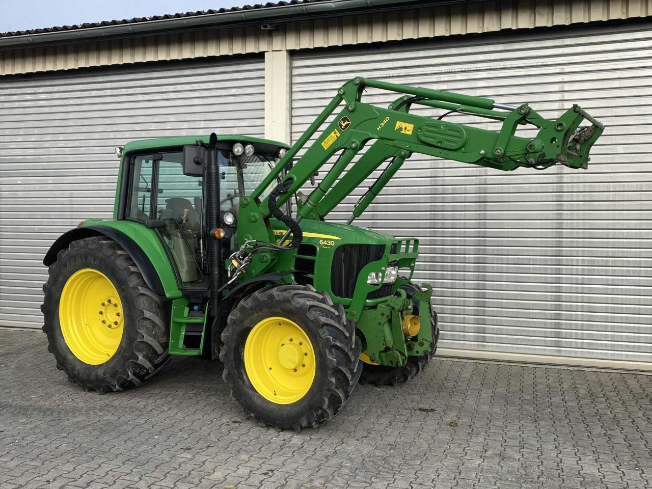 John Deere 6430 Premium - Traktor: 1 kép. John Deere 6430 Premium - Traktor: 1 kép.