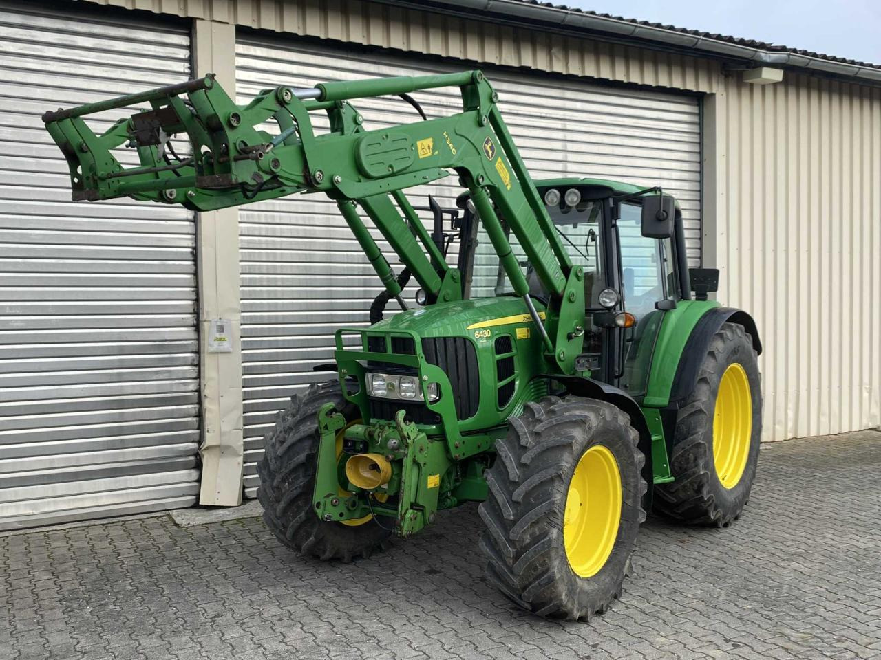 John Deere 6430 Premium - Traktor: 3 kép. John Deere 6430 Premium - Traktor: 3 kép.