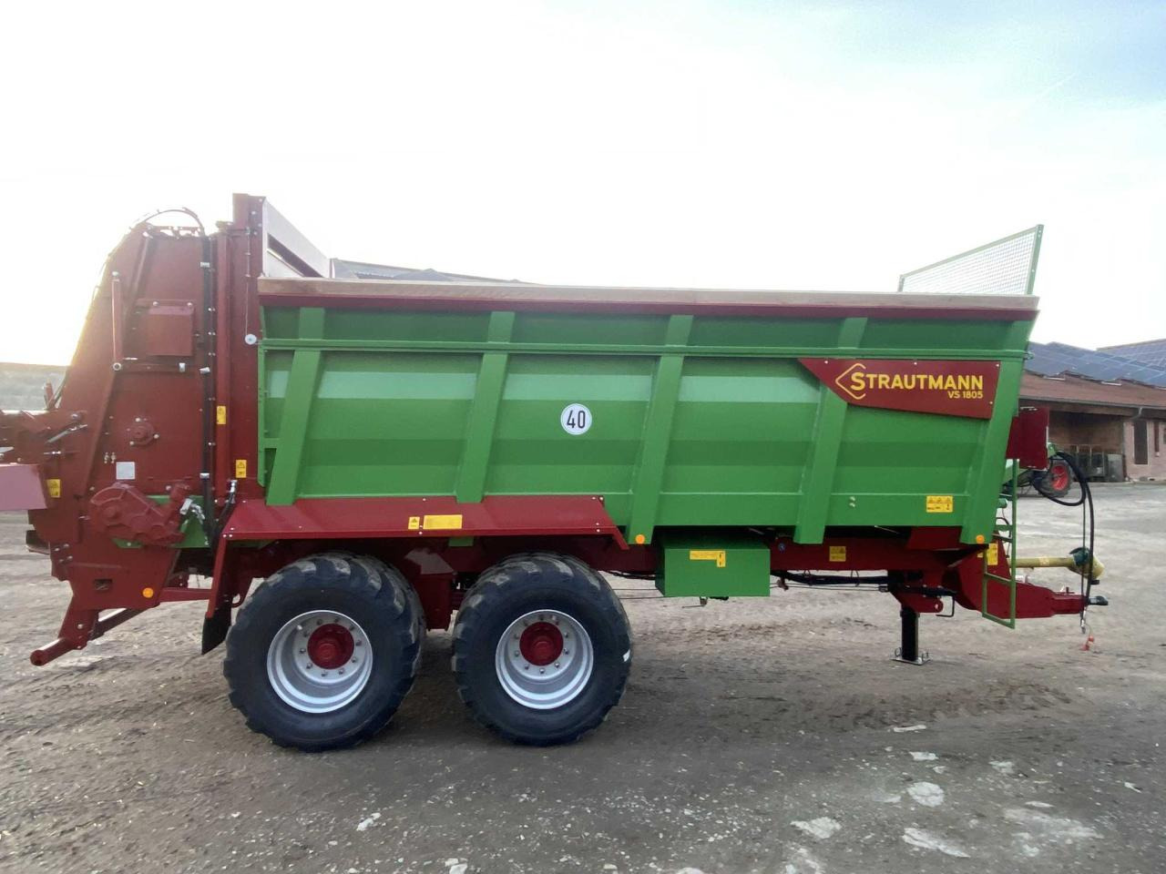 Strautmann VS 1805 - Szervestrágyaszóró: 4 kép. Strautmann VS 1805 - Szervestrágyaszóró: 4 kép.