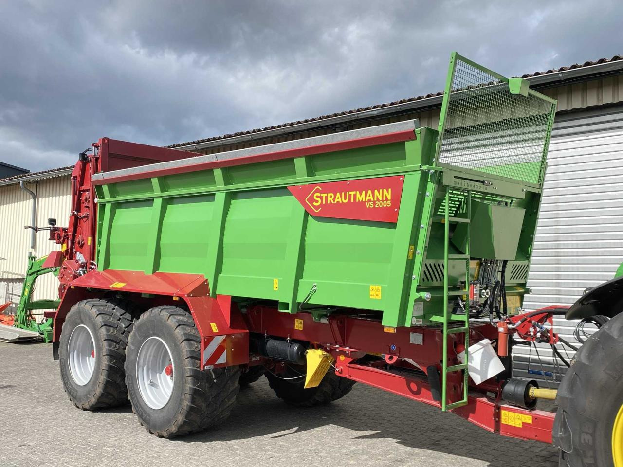 Strautmann VS 2005 Wiegestreuer - Szervestrágyaszóró: 2 kép. Strautmann VS 2005 Wiegestreuer - Szervestrágyaszóró: 2 kép.