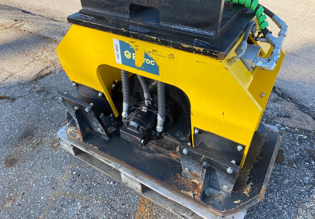 Atlas CopcoHC 850 - Lapvibrátor, Adapterek: 3 kép. Atlas CopcoHC 850 - Lapvibrátor, Adapterek: 3 kép.