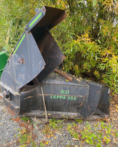 LeppäMusta 255 HD - Homok-/ Sószóró: 3 kép. LeppäMusta 255 HD - Homok-/ Sószóró: 3 kép.