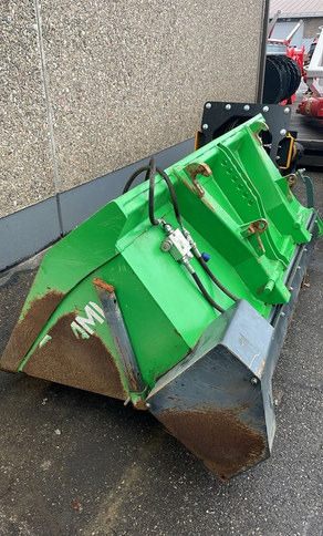 SamiHiekoituskauha - Homok-/ Sószóró: 2 kép. SamiHiekoituskauha - Homok-/ Sószóró: 2 kép.