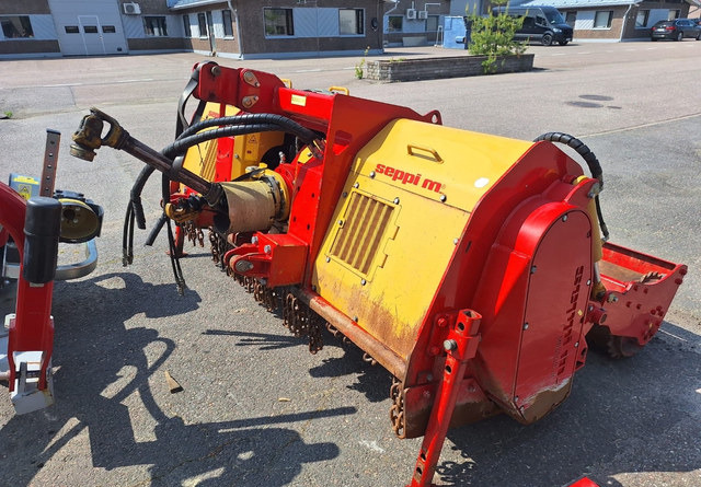 Seppi MMidisoil 250 - Erdészeti mulcsozó: 5 kép. Seppi MMidisoil 250 - Erdészeti mulcsozó: 5 kép.