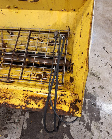 Tuppihiekotin - Homok-/ Sószóró: 3 kép. Tuppihiekotin - Homok-/ Sószóró: 3 kép.