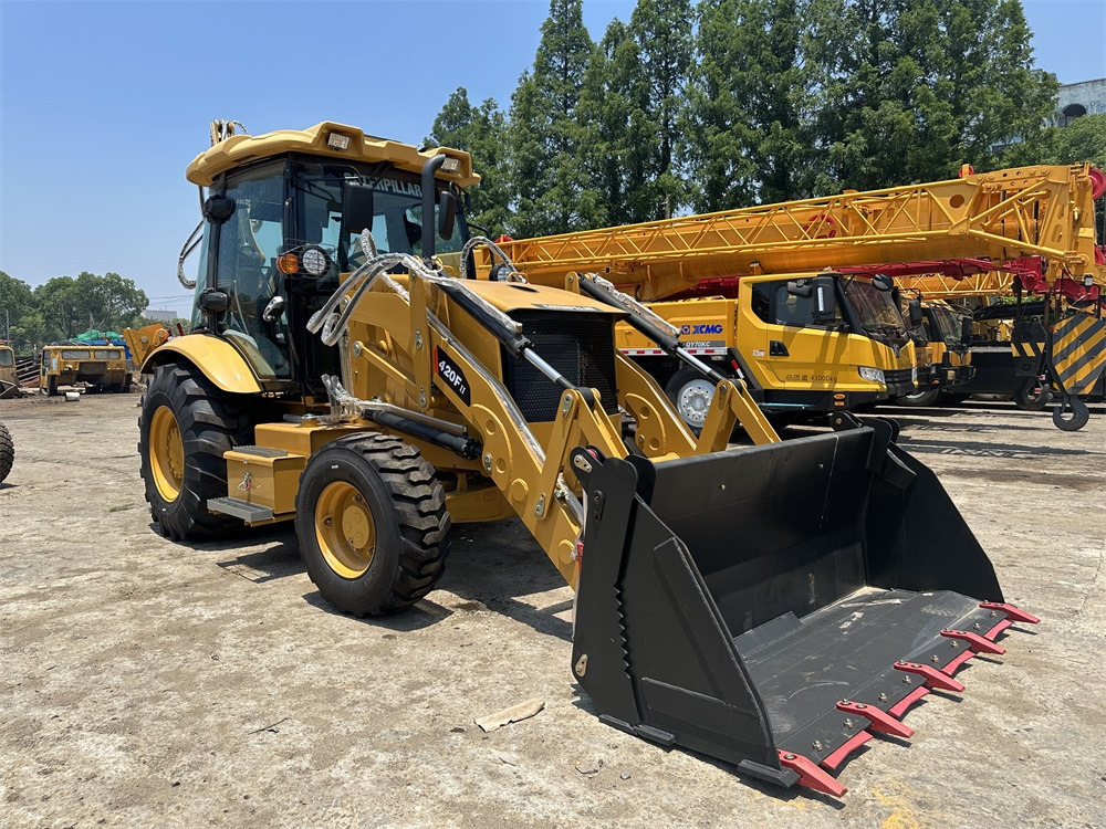 CATERPILLAR 420F 420f2 416e 428f 430F Used Backhoe Loader - Kotrórakodó: 3 kép. CATERPILLAR 420F 420f2 416e 428f 430F Used Backhoe Loader - Kotrórakodó: 3 kép.