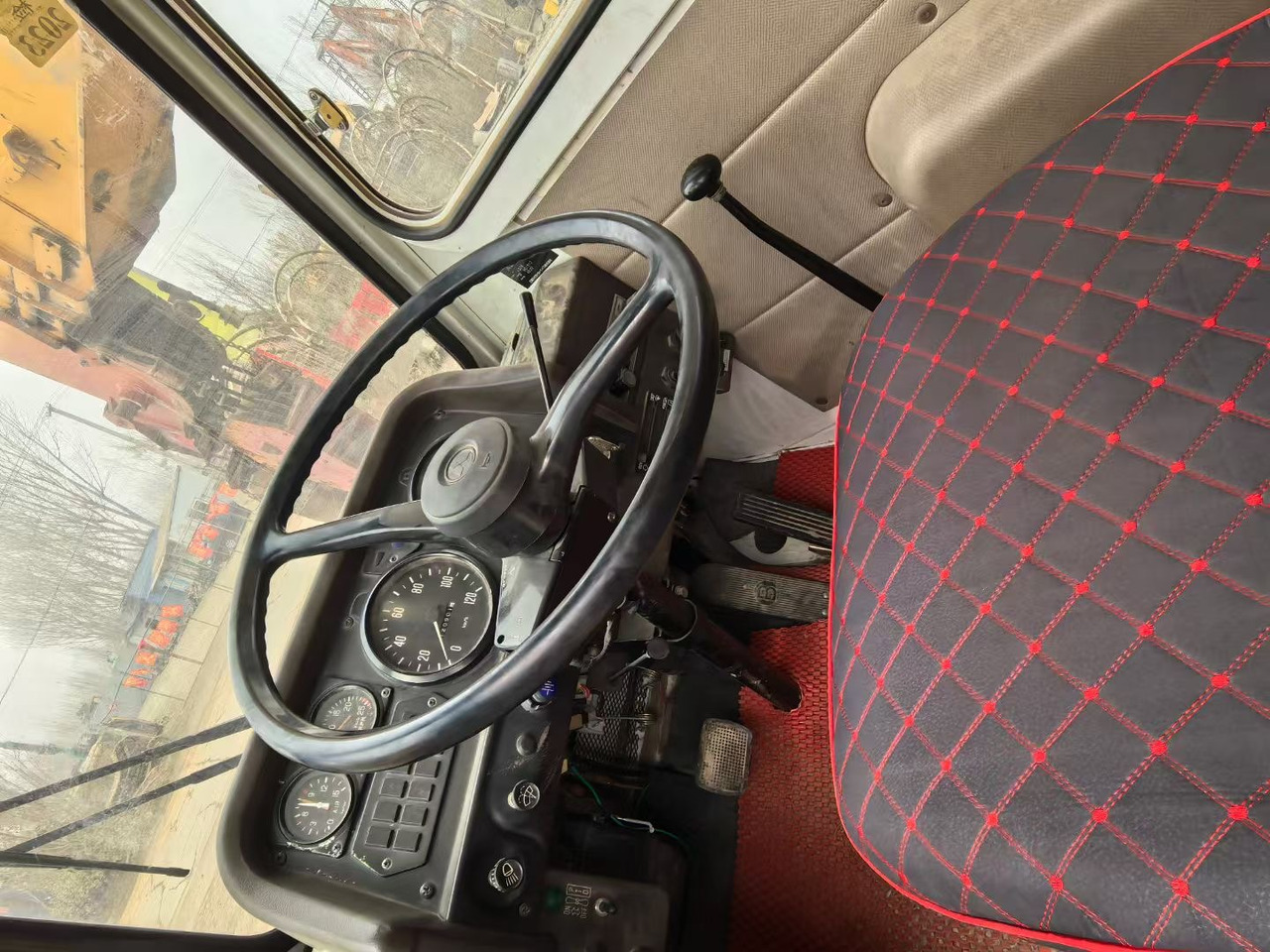 KATO NK250E NK300E NK400E NK500E NK800 NK1000 25ton 30 ton 40 ton 50 ton 80 ton truck crane - Autódaru: 5 kép. KATO NK250E NK300E NK400E NK500E NK800 NK1000 25ton 30 ton 40 ton 50 ton 80 ton truck crane - Autódaru: 5 kép.