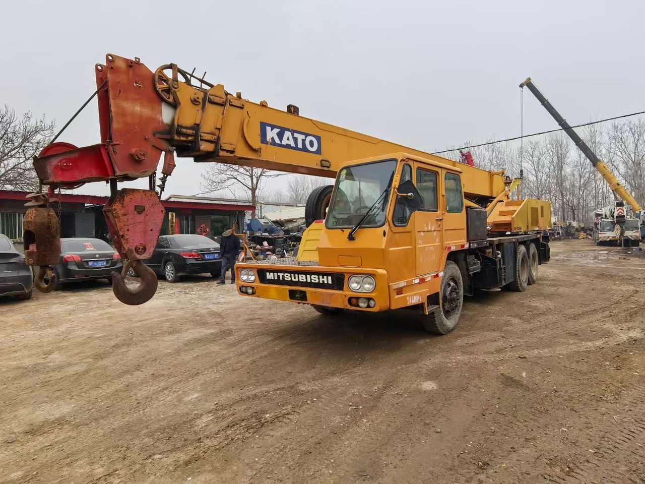 KATO NK250E NK300E NK400E NK500E NK800 NK1000 25ton 30 ton 40 ton 50 ton 80 ton truck crane - Autódaru: 1 kép. KATO NK250E NK300E NK400E NK500E NK800 NK1000 25ton 30 ton 40 ton 50 ton 80 ton truck crane - Autódaru: 1 kép.