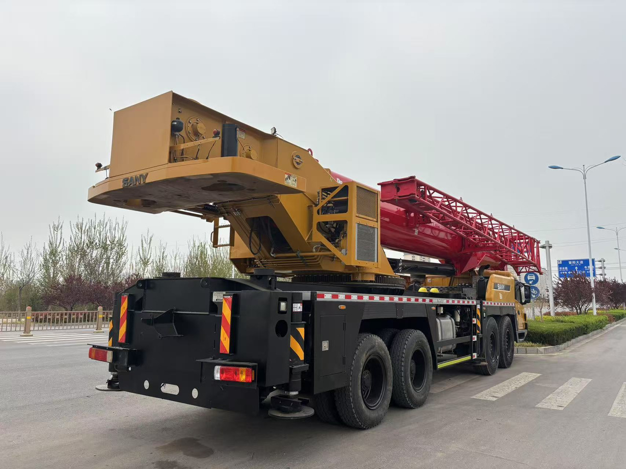 SANY STC800T6 STC80T6 STC800T5 STC80T5 STC500 50ton 80ton truck crane - Autódaru: 3 kép. SANY STC800T6 STC80T6 STC800T5 STC80T5 STC500 50ton 80ton truck crane - Autódaru: 3 kép.