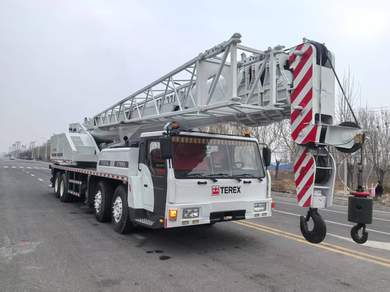 TEREX 70 TON TTC070G TRUCK CRANE - Autódaru: 2 kép. TEREX 70 TON TTC070G TRUCK CRANE - Autódaru: 2 kép.