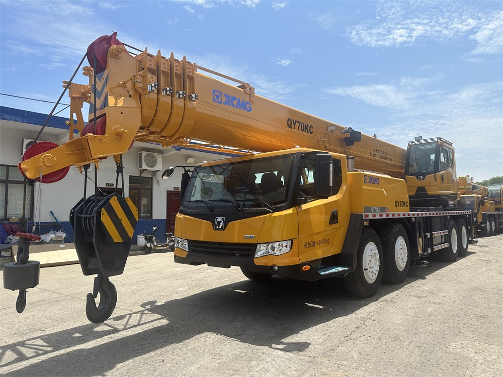 XCMG 70 ton QY70KC XCT75 QY75K QY70KS QY50KC QY100K xct80 truck crane - Autódaru: 1 kép. XCMG 70 ton QY70KC XCT75 QY75K QY70KS QY50KC QY100K xct80 truck crane - Autódaru: 1 kép.