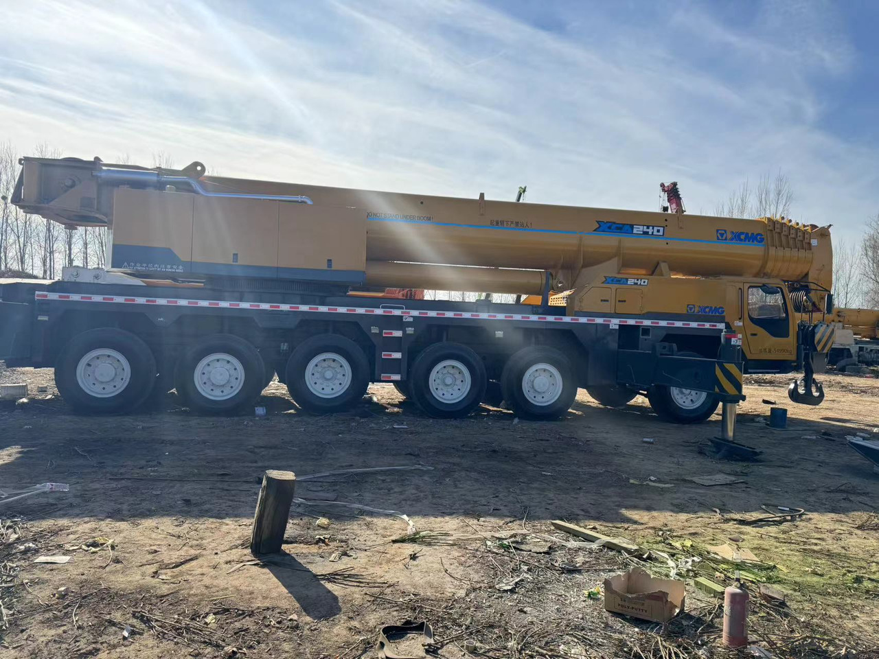 XCMG QAY240 XCT240 XCA240 QY240K 240 ton 250 ton 300 ton 260 ton 200 ton 220 ton crane - Terepjáró autódaru: 5 kép. XCMG QAY240 XCT240 XCA240 QY240K 240 ton 250 ton 300 ton 260 ton 200 ton 220 ton crane - Terepjáró autódaru: 5 kép.