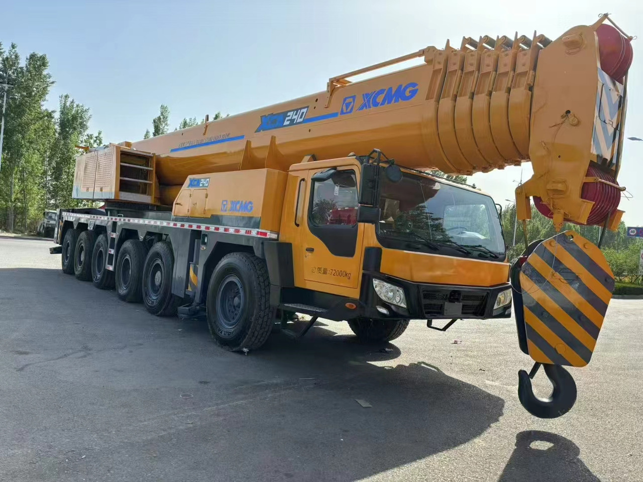 XCMG QAY240 XCT240 XCA240 QY240K 240 ton 250 ton 300 ton 260 ton 200 ton 220 ton crane - Terepjáró autódaru: 1 kép. XCMG QAY240 XCT240 XCA240 QY240K 240 ton 250 ton 300 ton 260 ton 200 ton 220 ton crane - Terepjáró autódaru: 1 kép.
