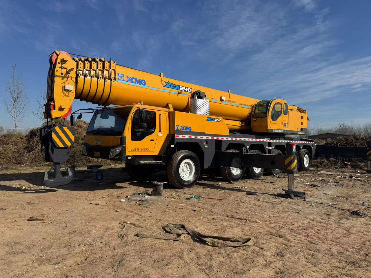 XCMG QAY240 XCT240 XCA240 QY240K 240ton 250ton 300ton 260ton 200ton 220ton crane - Terepjáró autódaru: 2 kép. XCMG QAY240 XCT240 XCA240 QY240K 240ton 250ton 300ton 260ton 200ton 220ton crane - Terepjáró autódaru: 2 kép.