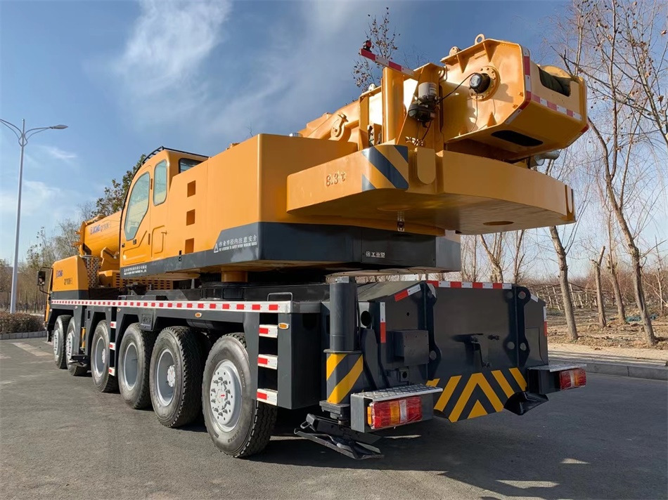XCMG QY100K 100TON - Autódaru: 2 kép. XCMG QY100K 100TON - Autódaru: 2 kép.