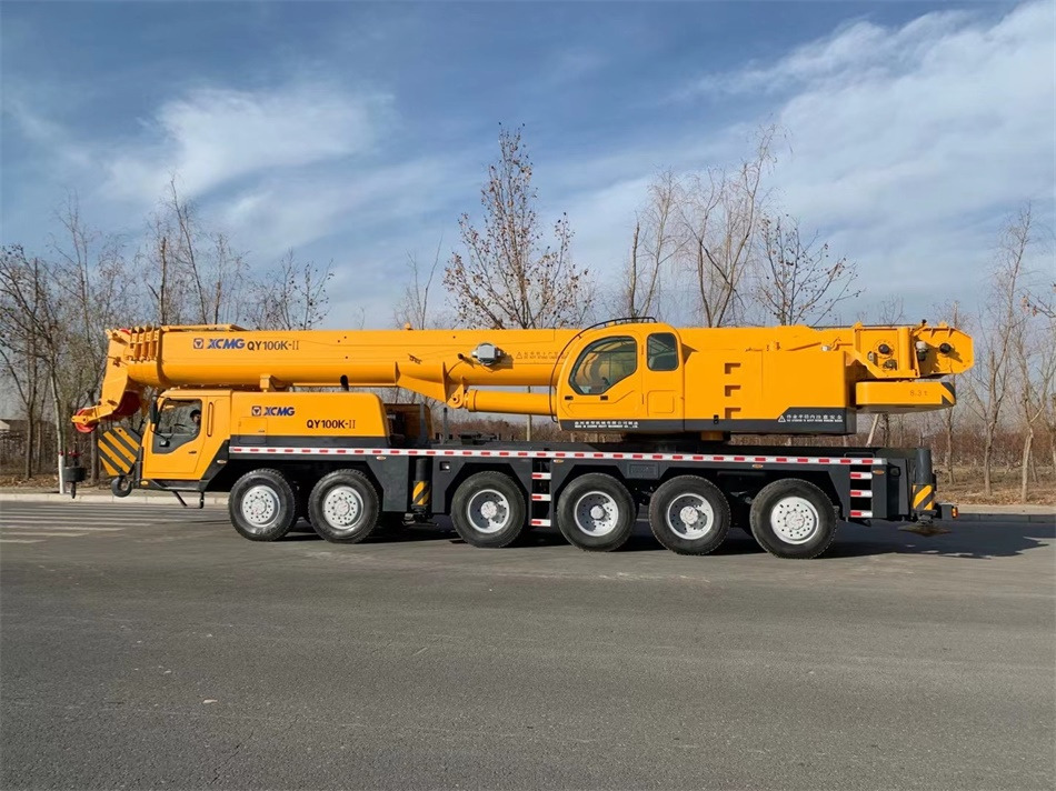 XCMG QY100K 100TON - Autódaru: 4 kép. XCMG QY100K 100TON - Autódaru: 4 kép.