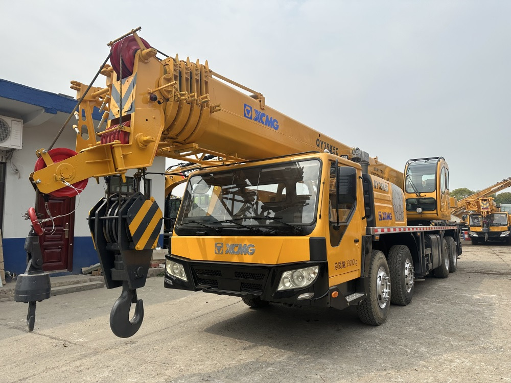 XCMG QY35K xct35l5 qy35k5c 35 ton truck crane - Autódaru: 1 kép. XCMG QY35K xct35l5 qy35k5c 35 ton truck crane - Autódaru: 1 kép.