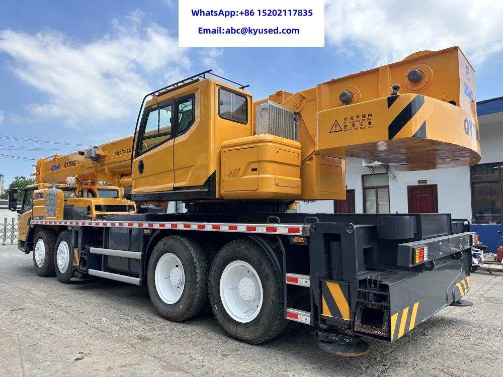 XCMG QY70KC QY70KA XCT70 QY70K QY70K-1 70ton truck mobile crane - Autódaru: 3 kép. XCMG QY70KC QY70KA XCT70 QY70K QY70K-1 70ton truck mobile crane - Autódaru: 3 kép.