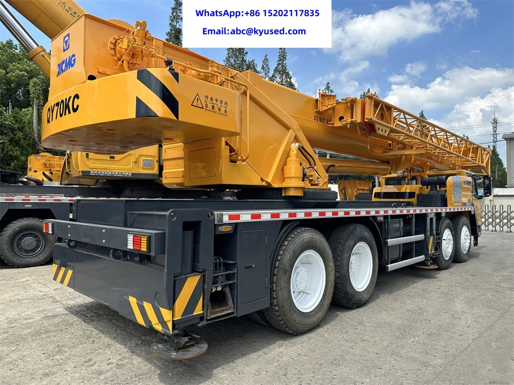 XCMG QY70KC QY70KA XCT70 QY70K QY70K-1 70ton truck mobile crane - Autódaru: 5 kép. XCMG QY70KC QY70KA XCT70 QY70K QY70K-1 70ton truck mobile crane - Autódaru: 5 kép.