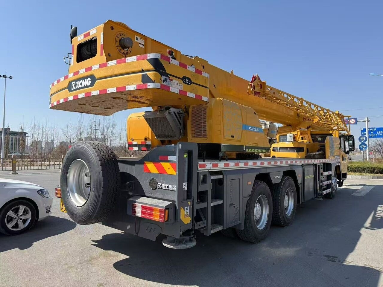 XCMG XCT25L5 QY25K5C QY25K5D 25ton 30ton 35ton used mobile crane - Autódaru: 4 kép. XCMG XCT25L5 QY25K5C QY25K5D 25ton 30ton 35ton used mobile crane - Autódaru: 4 kép.