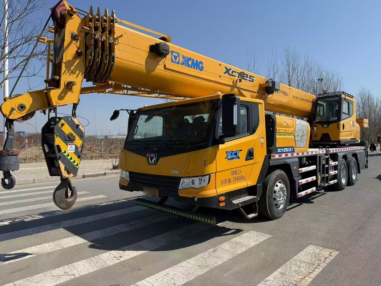 XCMG XCT25L5 QY25K5C QY25K5D 25ton 30ton 35ton used mobile crane - Autódaru: 1 kép. XCMG XCT25L5 QY25K5C QY25K5D 25ton 30ton 35ton used mobile crane - Autódaru: 1 kép.
