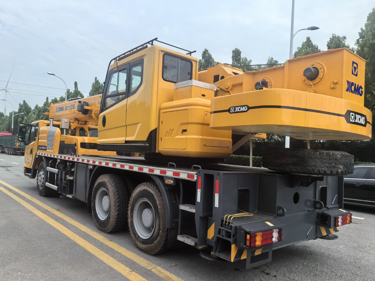 XCMG XCT25L5 QY25K5D QY25K5C QY25K5-I 25ton Used crane - Autódaru: 3 kép. XCMG XCT25L5 QY25K5D QY25K5C QY25K5-I 25ton Used crane - Autódaru: 3 kép.