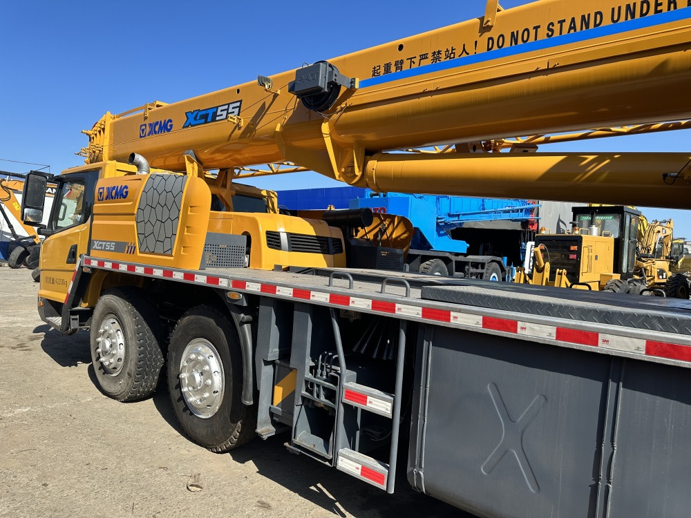 XCMG XCT55 XCT50 QY50KC QY50KA 55 ton 50 ton truck crane - Autódaru: 5 kép. XCMG XCT55 XCT50 QY50KC QY50KA 55 ton 50 ton truck crane - Autódaru: 5 kép.