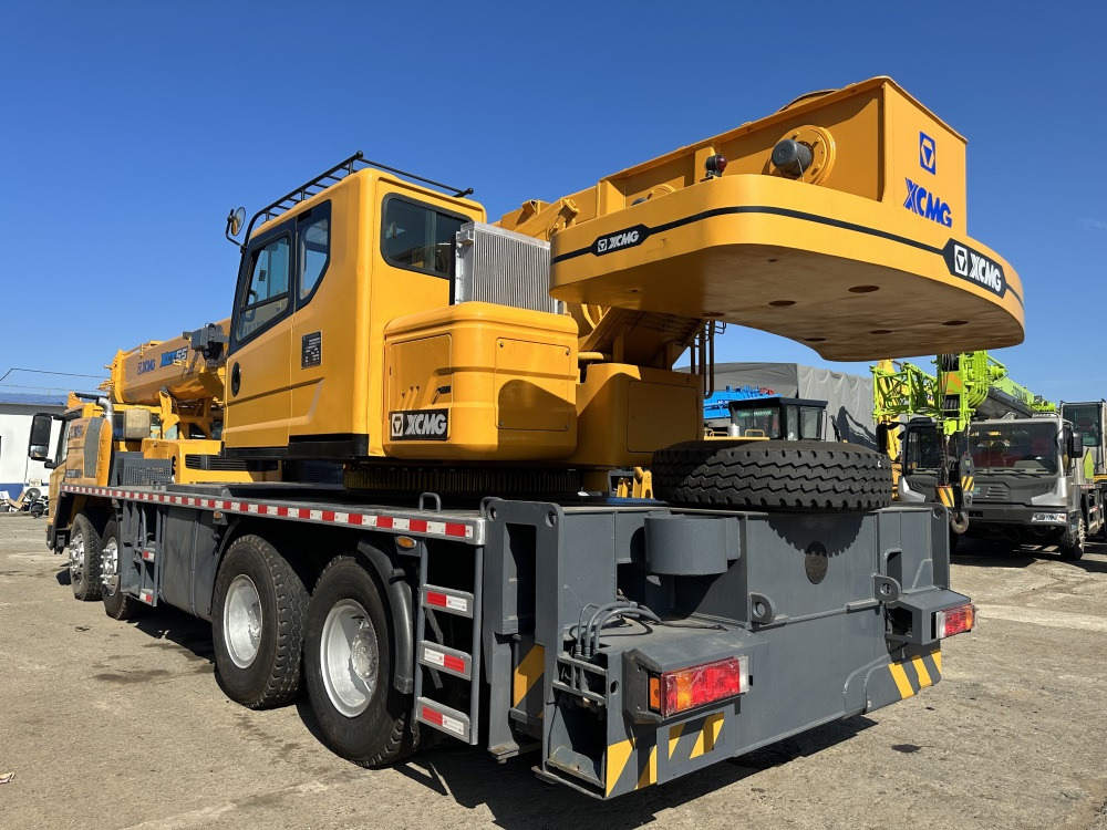 XCMG XCT55 XCT50 QY50KC QY50KA 55 ton 50 ton truck crane - Autódaru: 4 kép. XCMG XCT55 XCT50 QY50KC QY50KA 55 ton 50 ton truck crane - Autódaru: 4 kép.