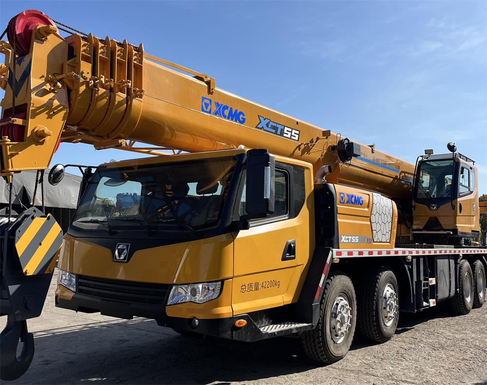 XCMG XCT55 XCT50 QY50KC QY50KA QY50K-II 25 ton 35 ton 40 ton 55 ton 50 ton 60 ton truck crane - Autódaru: 1 kép. XCMG XCT55 XCT50 QY50KC QY50KA QY50K-II 25 ton 35 ton 40 ton 55 ton 50 ton 60 ton truck crane - Autódaru: 1 kép.