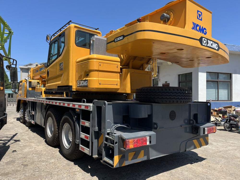 XCMG XCT55 XCT50 QY50KC QY50KA QY50K-II 25 ton 35 ton 40 ton 55 ton 50 ton 60 ton xcmg truck crane - Autódaru: 4 kép. XCMG XCT55 XCT50 QY50KC QY50KA QY50K-II 25 ton 35 ton 40 ton 55 ton 50 ton 60 ton xcmg truck crane - Autódaru: 4 kép.