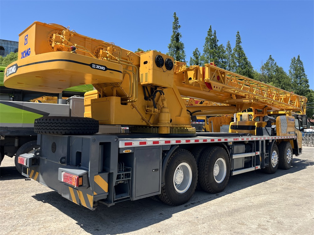 XCMG XCT55 XCT50 QY50KC QY50KA QY50K-II 25 ton 35 ton 40 ton 55 ton 50 ton 60 ton xcmg truck crane - Autódaru: 3 kép. XCMG XCT55 XCT50 QY50KC QY50KA QY50K-II 25 ton 35 ton 40 ton 55 ton 50 ton 60 ton xcmg truck crane - Autódaru: 3 kép.