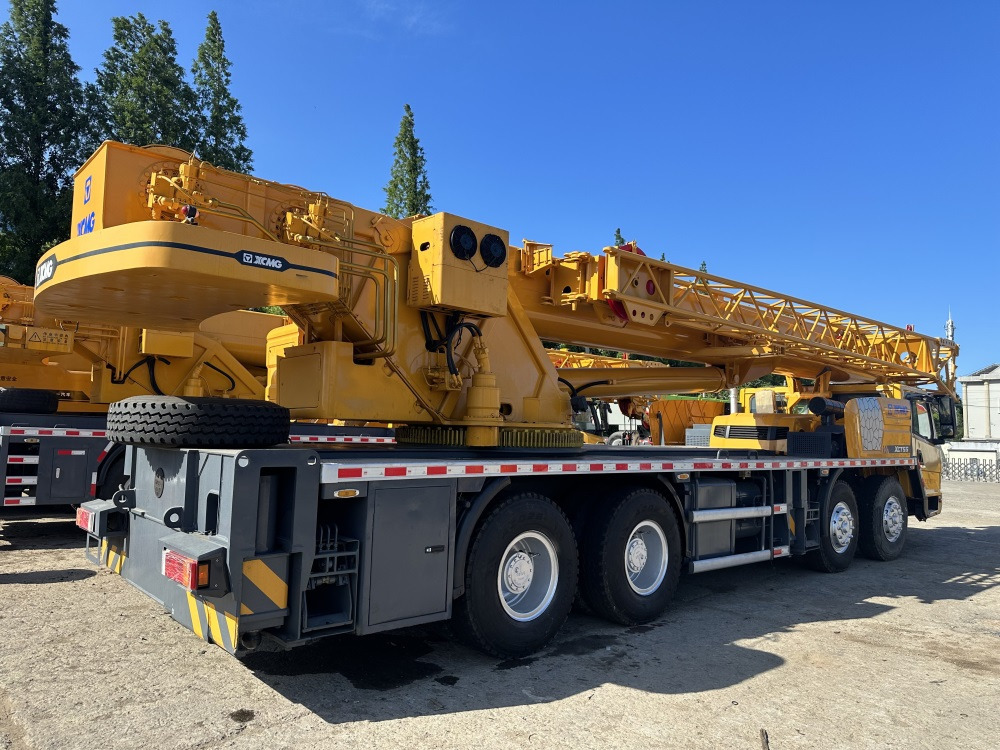 XCMG XCT55 XCT50 QY50KC QY50KA QY50K-II 55 ton 50 ton truck crane - Autódaru: 3 kép. XCMG XCT55 XCT50 QY50KC QY50KA QY50K-II 55 ton 50 ton truck crane - Autódaru: 3 kép.