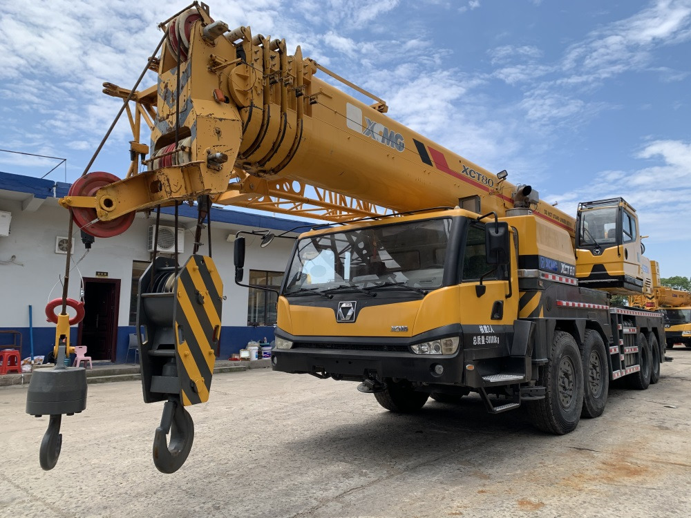 XCMG XCT80L5 XCT80 QY80K 80 ton truck crane - Autódaru: 2 kép. XCMG XCT80L5 XCT80 QY80K 80 ton truck crane - Autódaru: 2 kép.