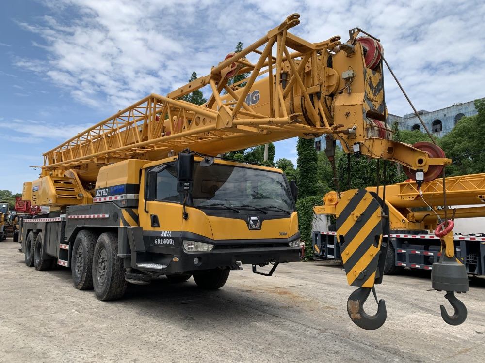 XCMG XCT80L5 XCT80 QY80K QY75K 80 ton 75t 80ton 90ton truck crane - Autódaru: 2 kép. XCMG XCT80L5 XCT80 QY80K QY75K 80 ton 75t 80ton 90ton truck crane - Autódaru: 2 kép.