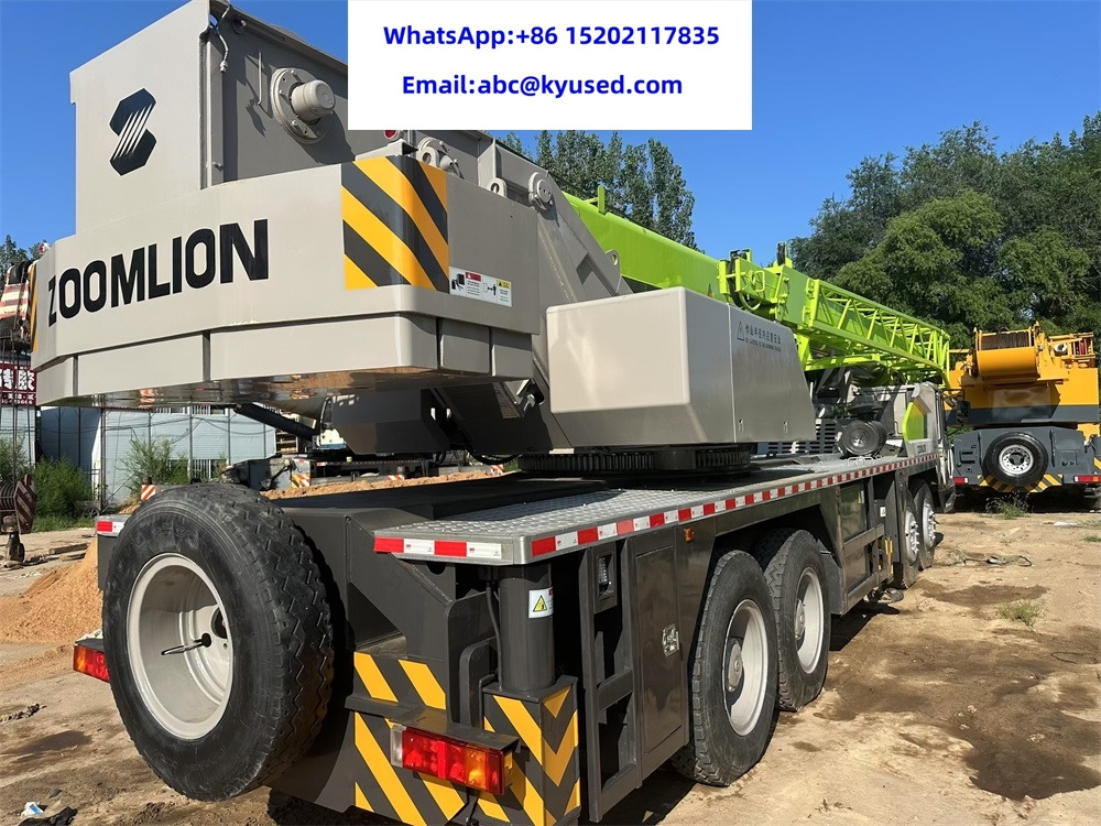 ZOOMLION QY70V ZTC700V QY75V ZTC800V 50TON 70TON 80TON CRANE - Autódaru: 4 kép. ZOOMLION QY70V ZTC700V QY75V ZTC800V 50TON 70TON 80TON CRANE - Autódaru: 4 kép.