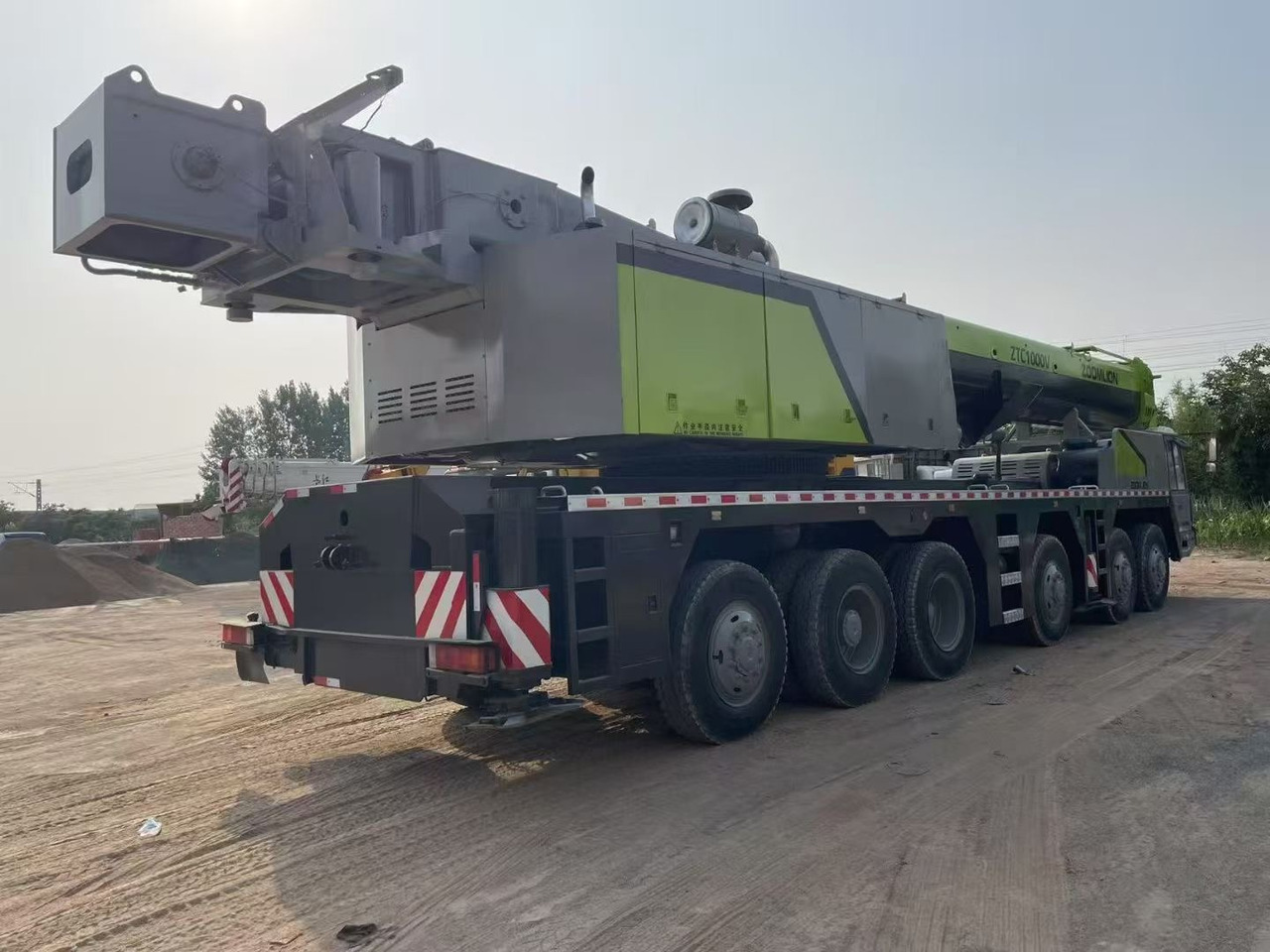 ZOOMLION ZTC1000V ZTC1100V ZTC1500V 100T 110T 150T Used truck crane - Autódaru: 3 kép. ZOOMLION ZTC1000V ZTC1100V ZTC1500V 100T 110T 150T Used truck crane - Autódaru: 3 kép.