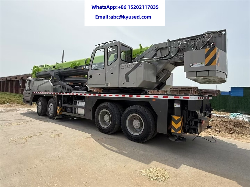 ZOOMLION ZTC700V QY70V 50Ton 70ton truck crane - Autódaru: 4 kép. ZOOMLION ZTC700V QY70V 50Ton 70ton truck crane - Autódaru: 4 kép.