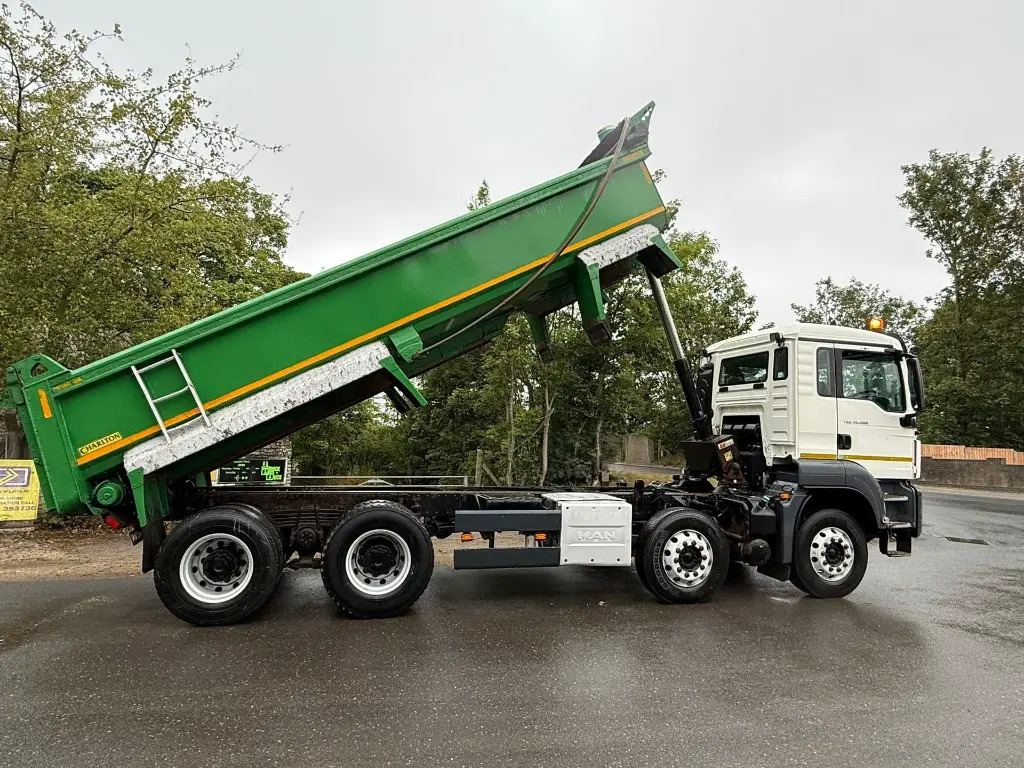 MAN TGS 35.400 8x4 Tipper (XSK) - Billenőplatós teherautó: 3 kép. MAN TGS 35.400 8x4 Tipper (XSK) - Billenőplatós teherautó: 3 kép.