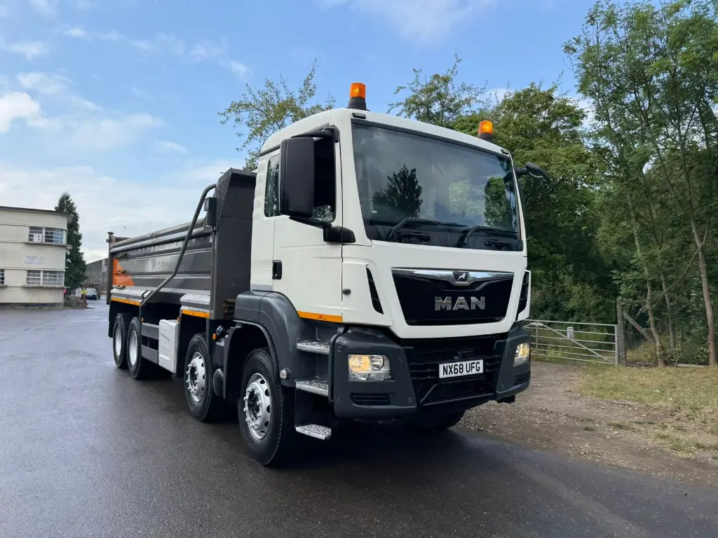 MAN TGS 35.420 8x4 Tipper (UFG) - Billenőplatós teherautó: 5 kép. MAN TGS 35.420 8x4 Tipper (UFG) - Billenőplatós teherautó: 5 kép.