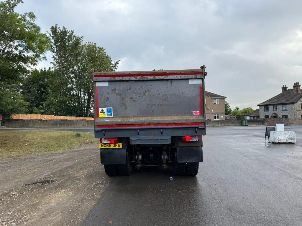 MAN TGS 35.420 8x4 Tipper (UFG) - Billenőplatós teherautó: 4 kép. MAN TGS 35.420 8x4 Tipper (UFG) - Billenőplatós teherautó: 4 kép.