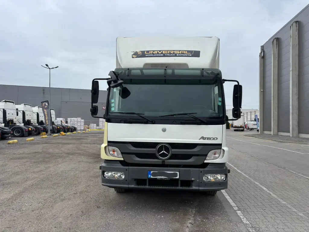 Mercedes Atego 1224 - Billenőplatós teherautó: 2 kép. Mercedes Atego 1224 - Billenőplatós teherautó: 2 kép.